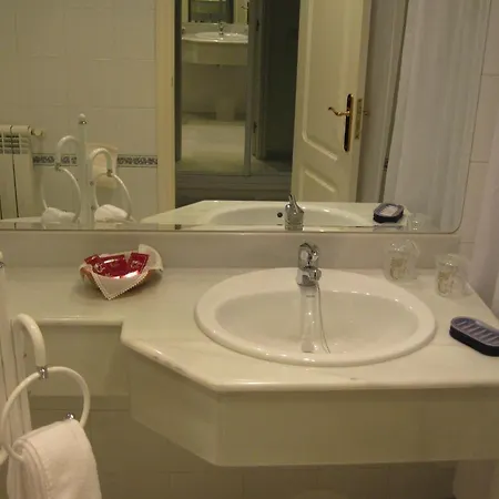 Apartamentos Maritimo Suites-Solo Adultos O Grove Room photo